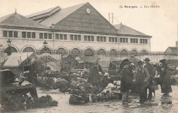 Bourges * Place Et Les Halles * Marché Foire - Bourges