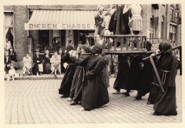 Photo Procession Des Pénitents Furnes Veurne Belgique - Europa