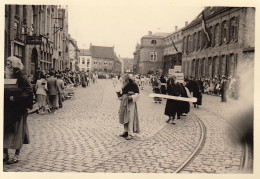 Photo Procession Des Pénitents Furnes Veurne Belgique - Europa