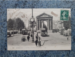 CPA   -   224  -   BORDEAUX  -  LA PLACE ET LA PORTE D 'AQUITAINE - Bordeaux