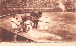 P-24-Mi-Is-2031 : CORRIDA DE TOROS. L'ARRASTRE - Stierkampf