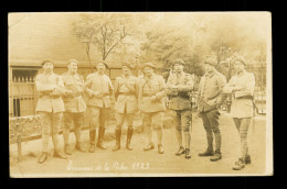 Carte Photo Militaire  Soldats Du 13eme Regiment à Bochum Rhur Allemagne 1923 ( Format 9cm X 14cm ) Legers Plis D' Angle - Regimente