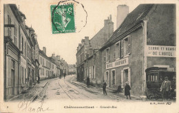 Châteaumeillant * La Grande Rue Du Village * Hôtel SOUPRON - Châteaumeillant