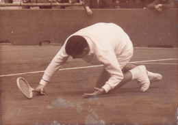 TENNIS ROLAND GARROS 05/1961 VICTOIRE DE SANTANA CONTRE PIETRANGELI CE DERNIER TOMBE DE FATIGUE PHOTO 18X13CM - Sport