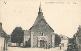 Farges En Septaine * La Place De L'église Du Village - Otros & Sin Clasificación