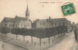 Levet * La Place Du Village Et L'église - Autres & Non Classés