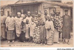 AHNP2-0192 - AFRIQUE - VILLAGE AFRICAIN - Le Chef Et Sa Famille - Unclassified