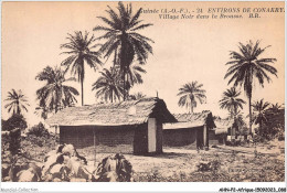 AHNP2-0172 - AFRIQUE - CONAKRY - Village Noir Dans La Brousse  - Guinea Francese