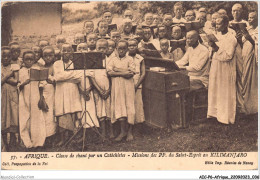 AICP6-AFRIQUE-0636 - AFRIQUE - Classe De Chant Par Un Catéchiste - MISSIONS DES P P DU SAINT-ESPRIT AU KILMANJARO - Tansania