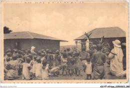 AICP7-AFRIQUE-0778 - RELIGIEUSES DE LA SAINTE-UNION DES SACRES-COEURS - La Prière Des Enfants à DSCHANG - Camerun