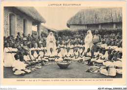 AICP7-AFRIQUE-0748 - OUGANDA - Jour De La 1ère Communion - Les Enfants Autour Du Plat De Fête - Oeganda