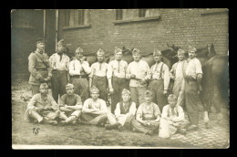 Carte Photo Militaire  Soldats Du 5eme Regiment  Cavalerie ? ( Format 9cm X 14cm ) - Regimente