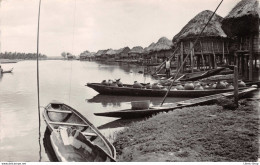 CONGO - Village Au Bord De L'eau - Pirogue Transportant Des Jarres - Cpsm PF ( ͡♥ ͜ʖ ͡♥) ♥ - Andere & Zonder Classificatie