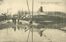 10  TROYES - INONDATIONS 1910 - APRES LE DESASTRE - LA RUE DU LABOURAT (ref A565) - Troyes