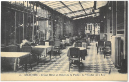 CPA GERARDMER - Grand Hôtel Et Hôtel De La Poste - La Vérandah Sur Le Parc - Gerardmer