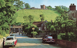 ROYAUME-UNI - Castle Street - Castleton - Animé - Voitures - Carte Postale - Derbyshire