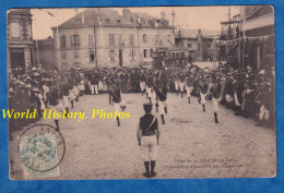 CPA - REIMS ( Marne ) - Fête Du 14 Juillet 1906 - Porte De Paris - Groupe LA PATRIE - Tramway - Reims