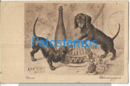 229027 ART ARTE SIGNED KNUT OEREN THE COUPLE DOG SAUSAGE WITH FLAN AND BOTTLE POSTAL POSTCARD - Sonstige & Ohne Zuordnung