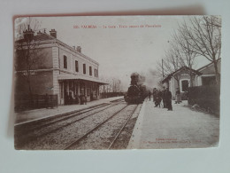 Cpa 84 Valreas La Gare Train Venant De Pierrelatte - Valreas