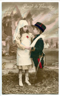 CPA Patriotique Ecrite En 1915 * COEUR De FRANÇAISE Couple Enfants Petite Fille Infirmière Croix Rouge Et Garçon Soldat - Heimat