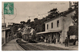 La Gare. Train à Quai - Cap-d'Ail