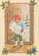 PÈRE NOËL Bonne Année Noël GNOME Vintage Carte Postale CPSM #PAU449.A - Santa Claus