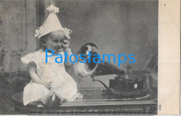 229051 REAL PHOTO COSTUMES BABY WITH FONOLA FONOGRAFO POSTAL POSTCARD - Photographie