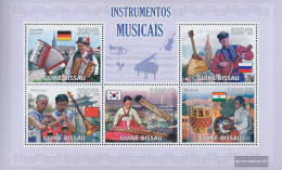 Guinea-Bissau 4373-4377 Sheetlet (complete. Issue) Unmounted Mint / Never Hinged 2009 Musical Instruments - Guinée-Bissau