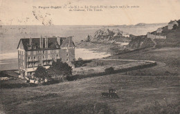 Perros Guirec (22 - Côtes D'Armor)  Le Grand Hôtel , La Pointe Du Château - Perros-Guirec