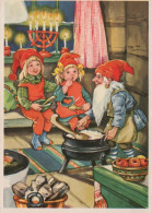 PAPÁ NOEL NIÑO NAVIDAD Fiesta Vintage Tarjeta Postal CPSM #PAK233.ES - Santa Claus