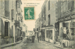 44 ANCENIS. Commerces Sur La Grande Rue - Ancenis