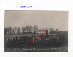 DOUAI-59-Tombes-Cimetiere-CARTE PHOTO Allemande-GUERRE 14-18-1 WK-MILITARIA- - Cimetières Militaires