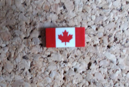 Pin's - Drapeau Canadien - Canada - En Plastique - Sonstige & Ohne Zuordnung