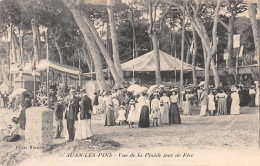 JUAN-les-PINS (Alpes-Maritimes) - Vue De La Pinède Jour De Fête - Ecrit (2 Scans) - Juan-les-Pins