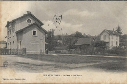 LES AVENIERES La Gare Et Le Château - Les Avenières