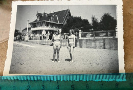 Real Photo PIN UP PLAGE - Les Sables D'Olonne Deux Jolies Femmes Sur La Plage - Pin-ups