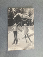 Premiers Pas Carte Postale Postcard - Sport Invernali