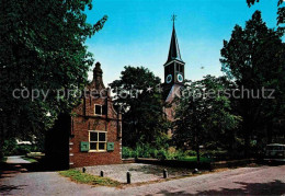72687386 Schoorl NH Kerk Met 17 De Eeuw's Raadhuis Kirche Rathaus  - Sonstige & Ohne Zuordnung