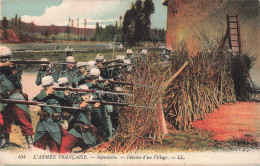 Militaire Armée Française Infanterie CPA Défense D' Un Village - Maniobras