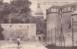 Postcard - Boulogne-sur-MER - La Cathedrale Le Chateau - Um Coin Des Tennis - E.H.C - VG - Zonder Classificatie