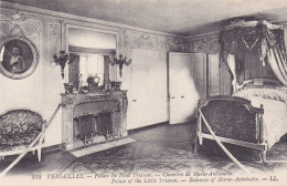 Postcard - Versailles - Palais Du Petit Trianon - Chambre De Marie-Antionette - Card No. 208 - VG - Sin Clasificación