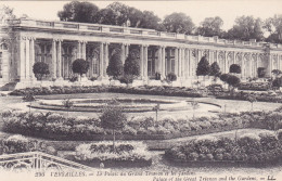 Postcard - Versailles - Le Palais Au Grand Trianon Et Les Jardins - Card No. 296 - VG - Sin Clasificación