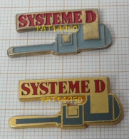 PAT14950 MAGAZINE SYSTEME D REVUE PRESSE ECRITE CLEF à MOLETTE Lot De 2 Pin's - Medien