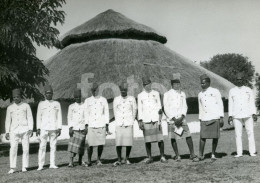 50s ORIGINAL AMATEUR PHOTO FOTO MUSLAM WORKERS BLACK NATIVES MOZAMBIQUE MOÇAMBIQUE AFRICA AFRIQUE AT275 - Afrika