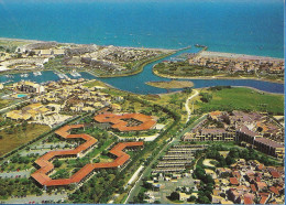 *CPM - 34 - AGDE - Cap D'Agde - Les Villages Vacances C.C.A.S Et P.T.T - Au Fond Le Centre Helio-matin - Agde