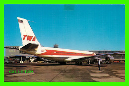 AVIONS - PHILADELPHIA, PA , AIRPORT- TWA BOEING 707 JET - TRAVEL IN 1964 - PLASTICHROME - - 1946-....: Moderne