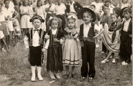 CP Carte Photo D'époque Photographie Vintage Enfant Mode Costume Régional Fête  - Other & Unclassified