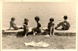 CP Carte Photo D'époque Photographie Vintage Enfant Mode Lmaillot De Bain  - Autres & Non Classés