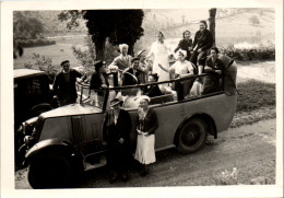 Photographie Photo Vintage Snapshot Amateur Car Bus Autocar Automobile Voiture - Trains