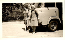 Photographie Photo Vintage Snapshot Amateur Camion Camionnette Trio  - Cars